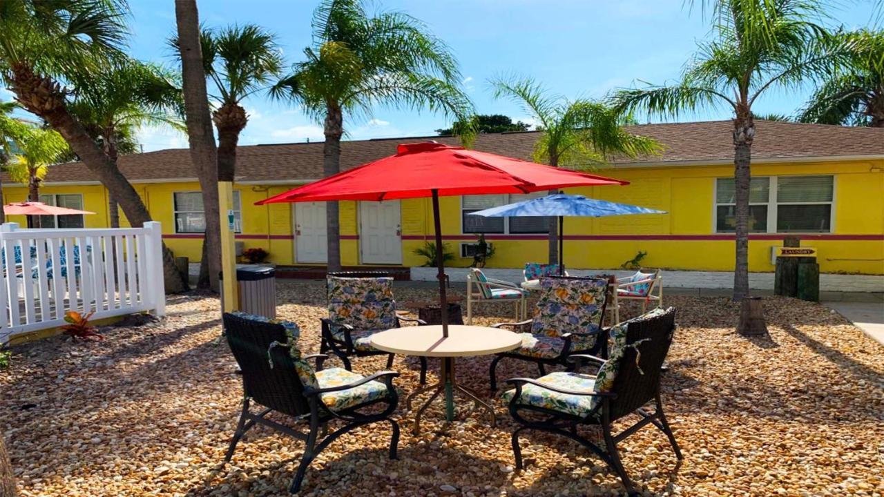 Bella Sirena Inn St. Pete Beach Buitenkant foto