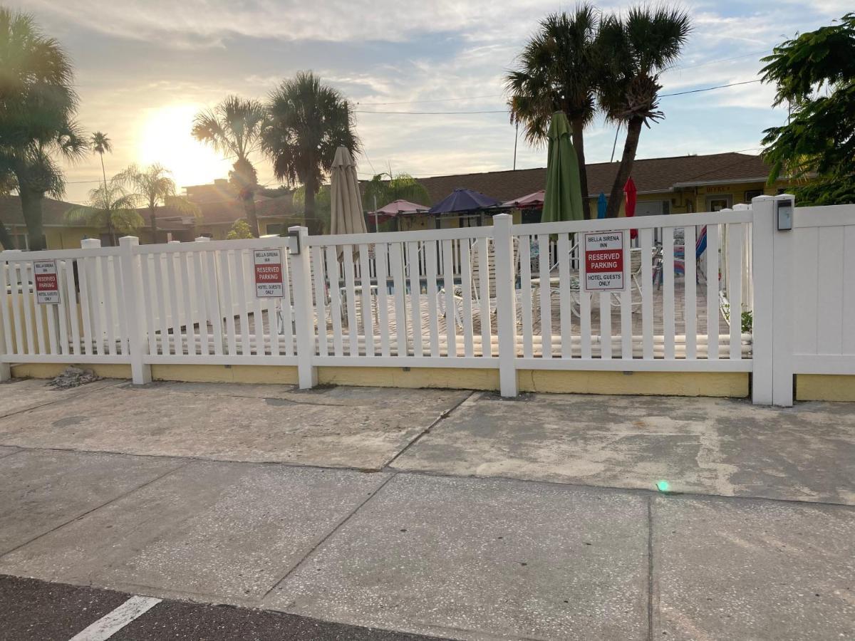 Bella Sirena Inn St. Pete Beach Buitenkant foto