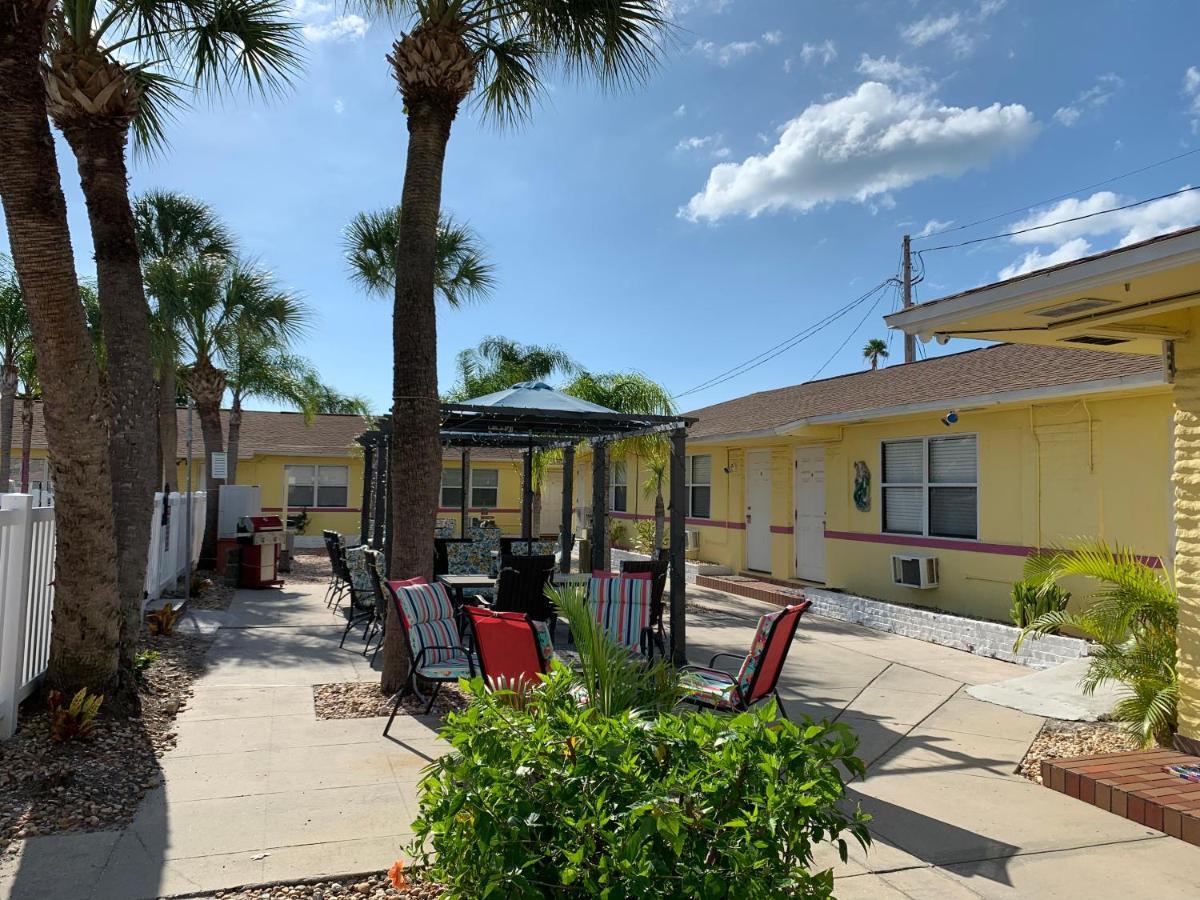 Bella Sirena Inn St. Pete Beach Buitenkant foto