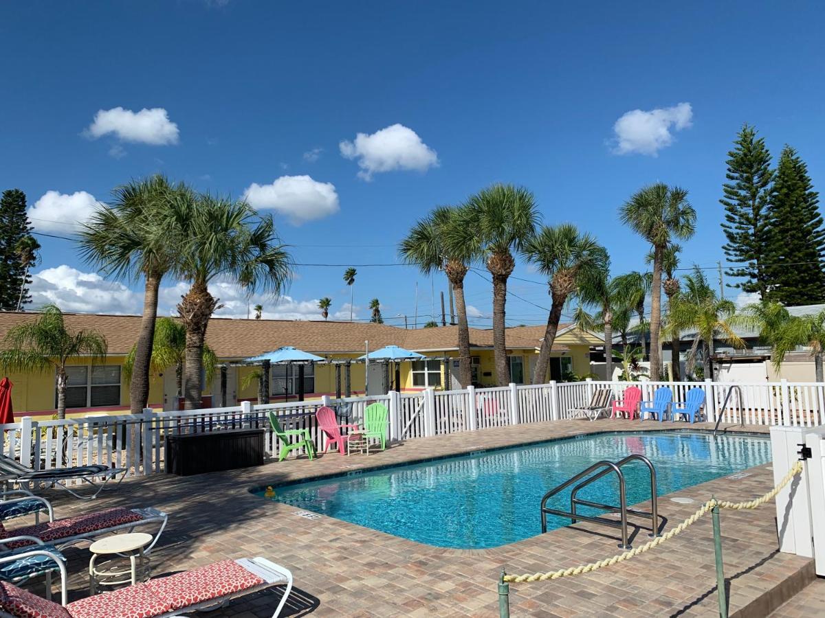 Bella Sirena Inn St. Pete Beach Buitenkant foto