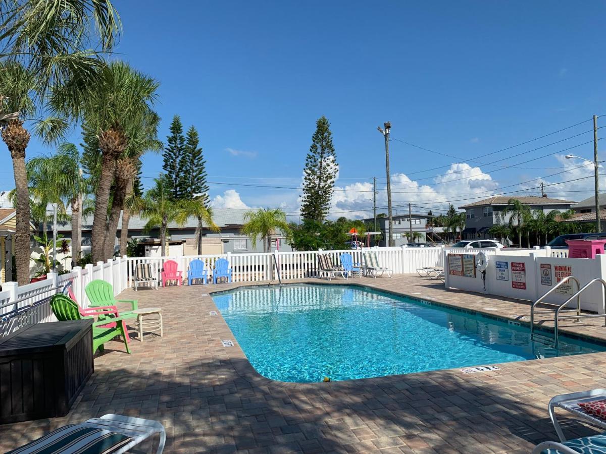 Bella Sirena Inn St. Pete Beach Buitenkant foto